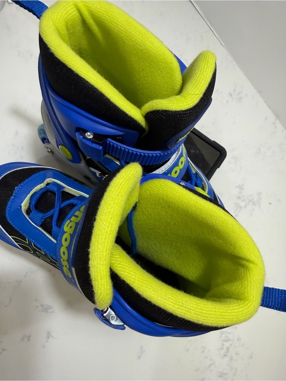 Mongoose Blue Kids Adjustable Inline Skates with Secure Straps and LED lights - Picture 9 of 16